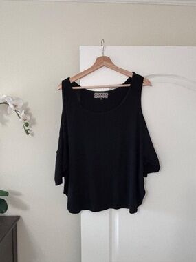 Groceries Hemp Black Cold Shoulder Tee Shirt Women’s Size Medium